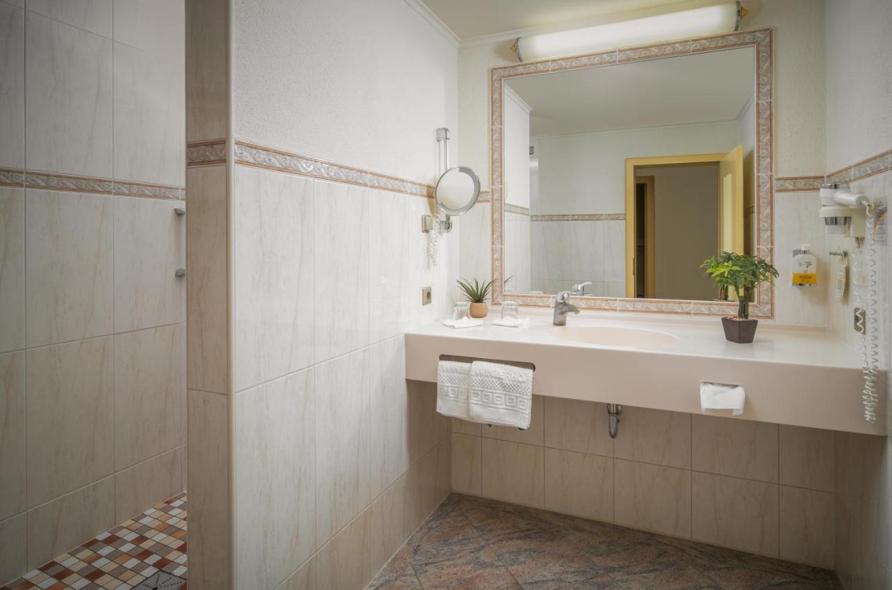 Ringhotel Winzerhof Rauenberg  Bagian luar foto